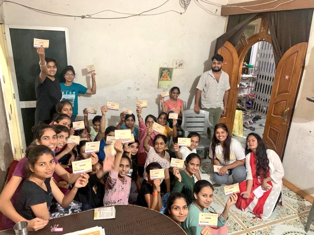ABVPRatlamVoice's tweet photo. #FOURTH_DAY

आज आखिल भारतीय विद्यार्थी परिषद् रतलाम नगर ईकाई के कार्यकर्ताओं द्वारा #विद्यालय_सदस्यता_अभियान के निमित्त मां उमियाधाम गर्ल्स हॉस्टल में सभी छात्राओं की सदस्यता की !!

#JOIN_ABVP https://t.co/Wxuie7a4zi