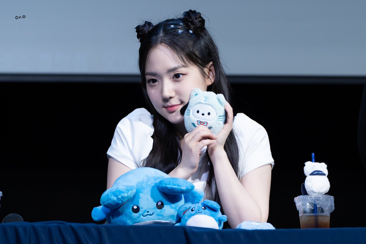 ysy_030806's tweet photo. 230512
서연이가 제일 행복한 하루 보냈길 바라🩵
#HappySeoyeonDay
#윤서연 #SeoYeon #tripleS #트리플에스 #KRystalEyes #크리스탈아이즈 https://t.co/1i17EgWN96