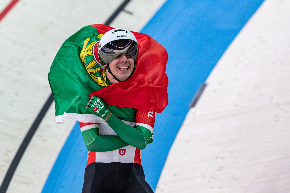 COPPORTUGAL's tweet photo. 🔥CAMPEÃO DO MUNDO! 🔥
🚴‍♂️ Iúri Leitão medalha de ouro no Mundial de Ciclismo de pista na disciplina olímpica de omnium!

Acompanhe em https://t.co/CzoCXv7av2

#COPortugal | 📷 arquivo Lusa https://t.co/STgJP1oK0o