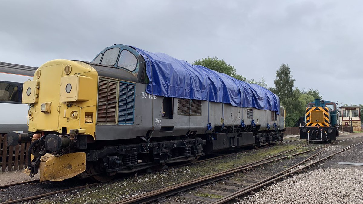 What to wear?  Class37 108 seems to have a bit of an identity crisis at @CreweHC #class37 @TheGrowlerGroup