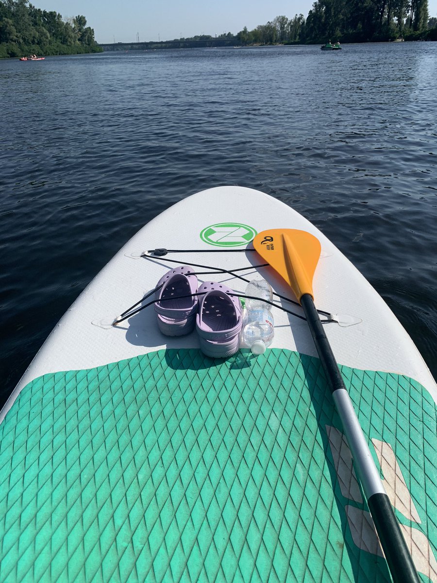 hillyssmith's tweet photo. Perfect reset after a huge week of travel, seeing both amazing &amp; some sobering sights in this resilient country- a SUP on the Dnipro in Kyiv ❤️🇺🇦 @SalisburySim @SalisburyNHS @SalisburyED1 @maidofyorkshire @DrGailNg2 https://t.co/ARexsJ8cjz