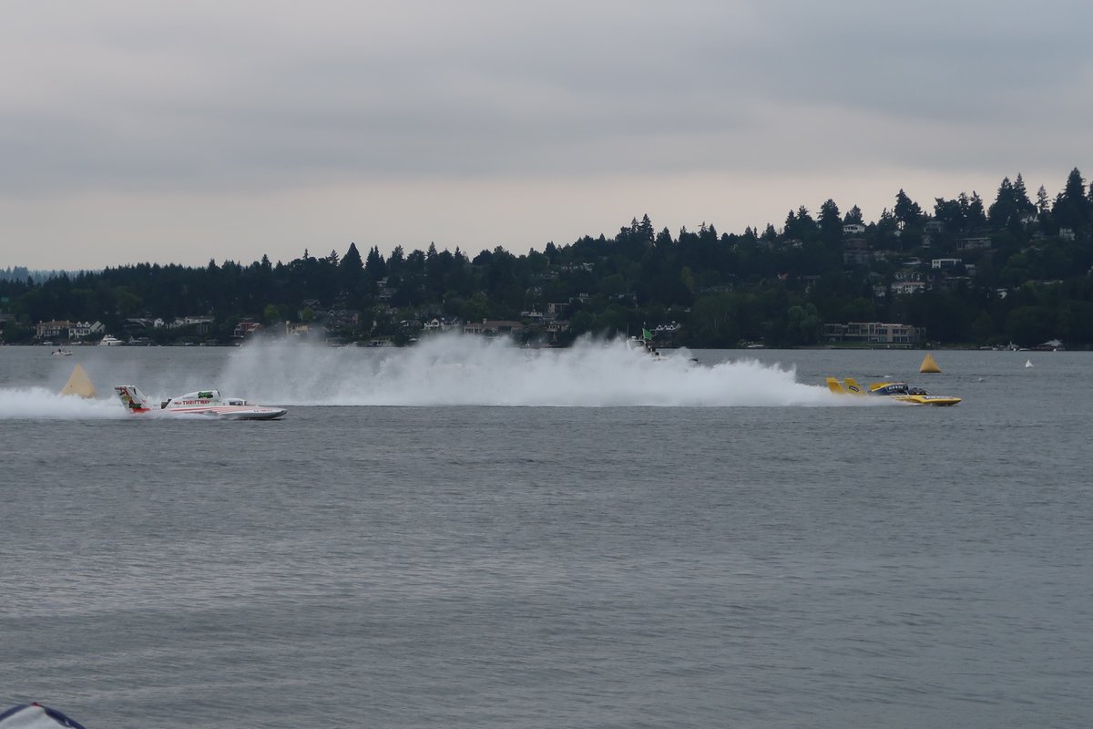 Loving Seafair this year, and glad the turnout looks good! Perfect conditions, commentary and @H1Unlimited racing.
