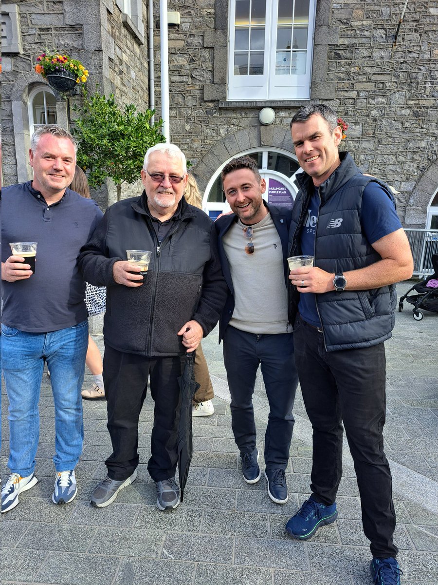MichaelCleary14's tweet photo. Thank you so much  @ConorSketches for taking the time to take a photo with us at the @fleadhcheoil in Mullingar this evening. "Conditions were really tough out there!" https://t.co/5NCIstrMxd