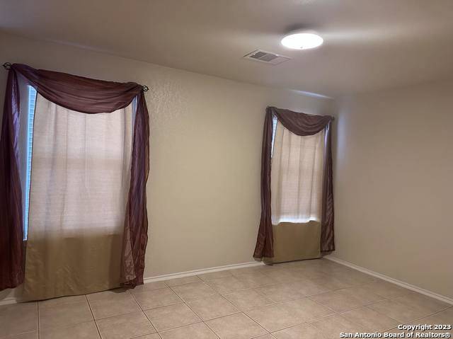 mayreed's tweet photo. 7419 SADDLE BEND DR, San Antonio, TX 78238-3532 just hit the market!
Take a look at this awesome space: https://t.co/noww9JOMPA https://t.co/cDfC0iJiUN