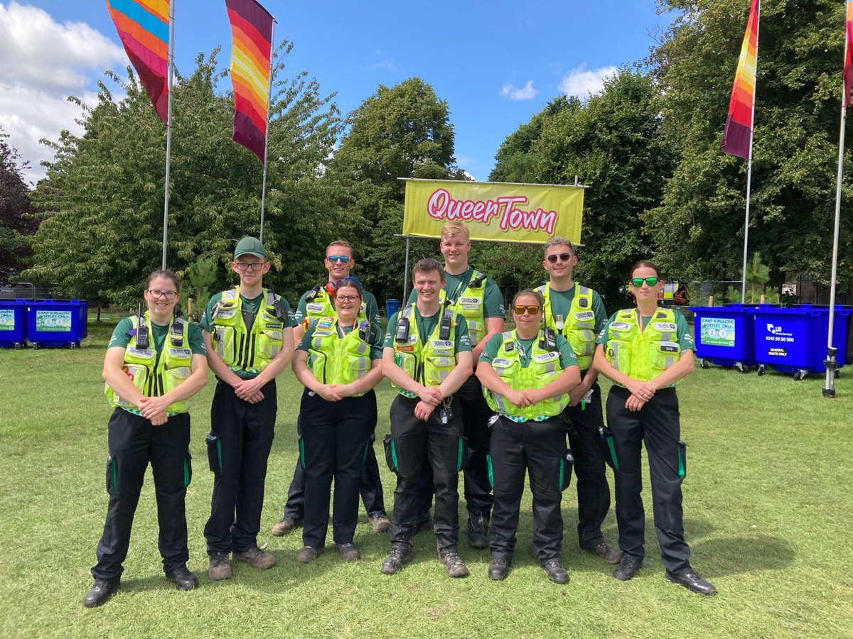 Iain Brooke-Bennett (@ig_bennett) on Twitter photo Another packed weekend for <a href="/stjohnambulance/">St John Ambulance England</a> MRT? Absolutely! With #volunteers out supporting <a href="/ArenaDarlington/">The Darlington Arena</a>, #BrightonPride, @challenge_ldn #Triathlon, <a href="/nottm_events/">What's On Nottingham</a> Festival, it's been a busy (if wet) weekend!
Want to learn more about MRT training?
stjohn.sharepoint.com/sites/c-intern⦠Another packed weekend for <a href="/stjohnambulance/">St John Ambulance England</a> MRT? Absolutely! With #volunteers out supporting <a href="/ArenaDarlington/">The Darlington Arena</a>, #BrightonPride, @challenge_ldn #Triathlon, <a href="/nottm_events/">What's On Nottingham</a> Festival, it's been a busy (if wet) weekend!
Want to learn more about MRT training?
stjohn.sharepoint.com/sites/c-internβ¦