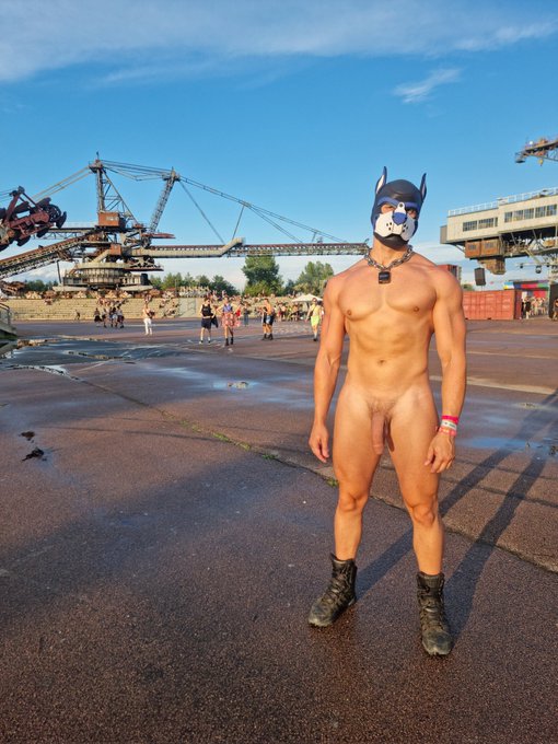 Wearing my favourite party outfit, what do you think? 😈 https://t.co/fXbcdaJCYu<a href="/tag/easterberlin"class="tags"><span>#easterberlin</span></a>