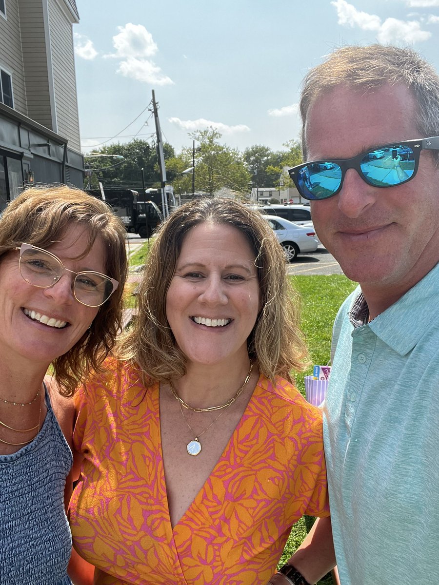 klane134's tweet photo. West Coast Cousins &amp; East Coast Cousins!!! April Gyure &amp; Grant Fam, we miss you! ❤️ #sandiego #scotchplains #pway #westfield #clementon https://t.co/12Mnini4u1