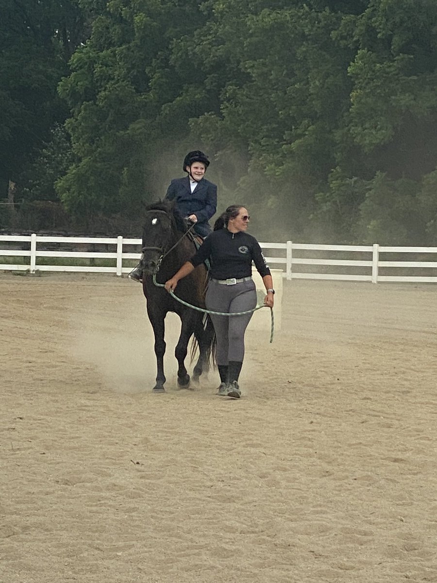TroxellShannon's tweet photo. I was so happy to be able to watch Claire compete in her first horse show at the Warren County Farmer’s Fair last week!  She had a whole cheering section and did an amazing job! @HTShuskies https://t.co/gJE2uC75Uq