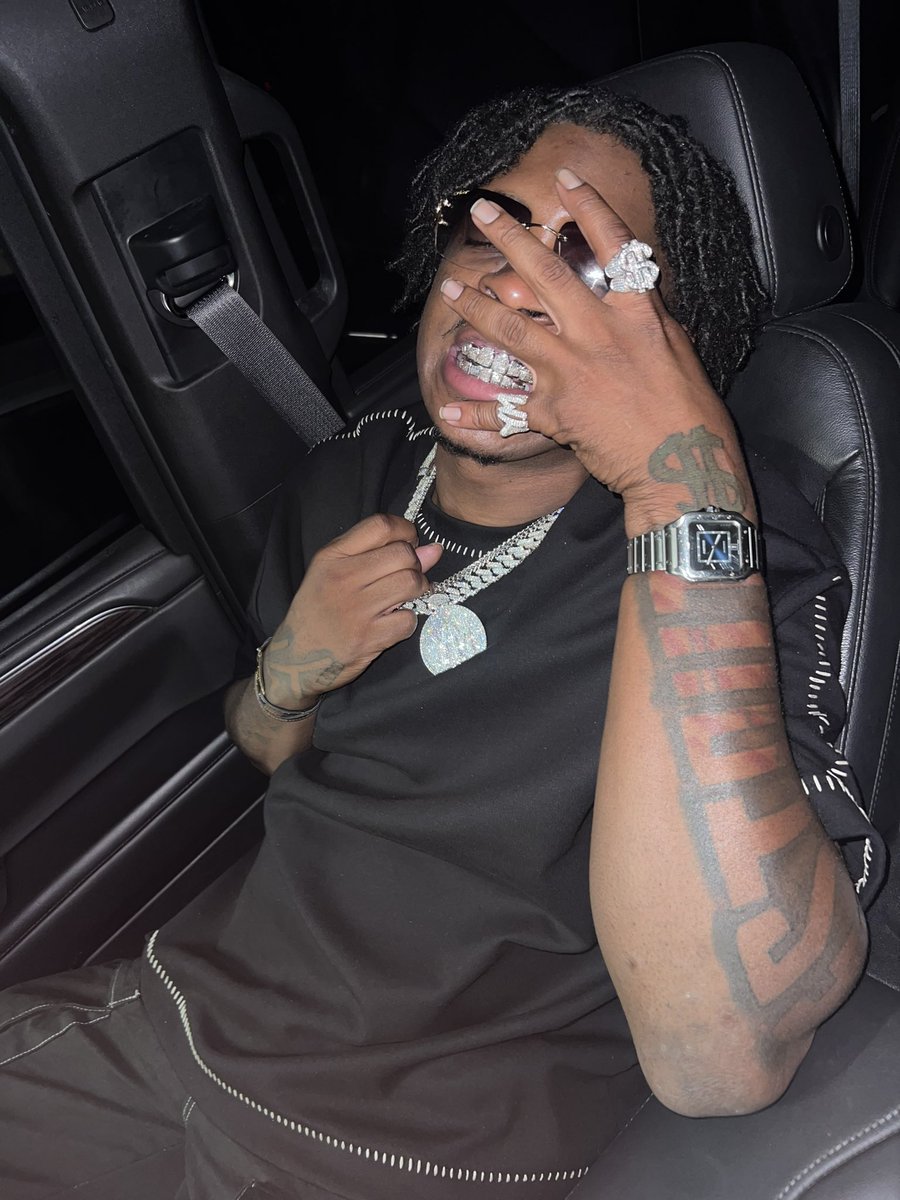 I see how u moving you keep the uhaul ima fall back 🥷