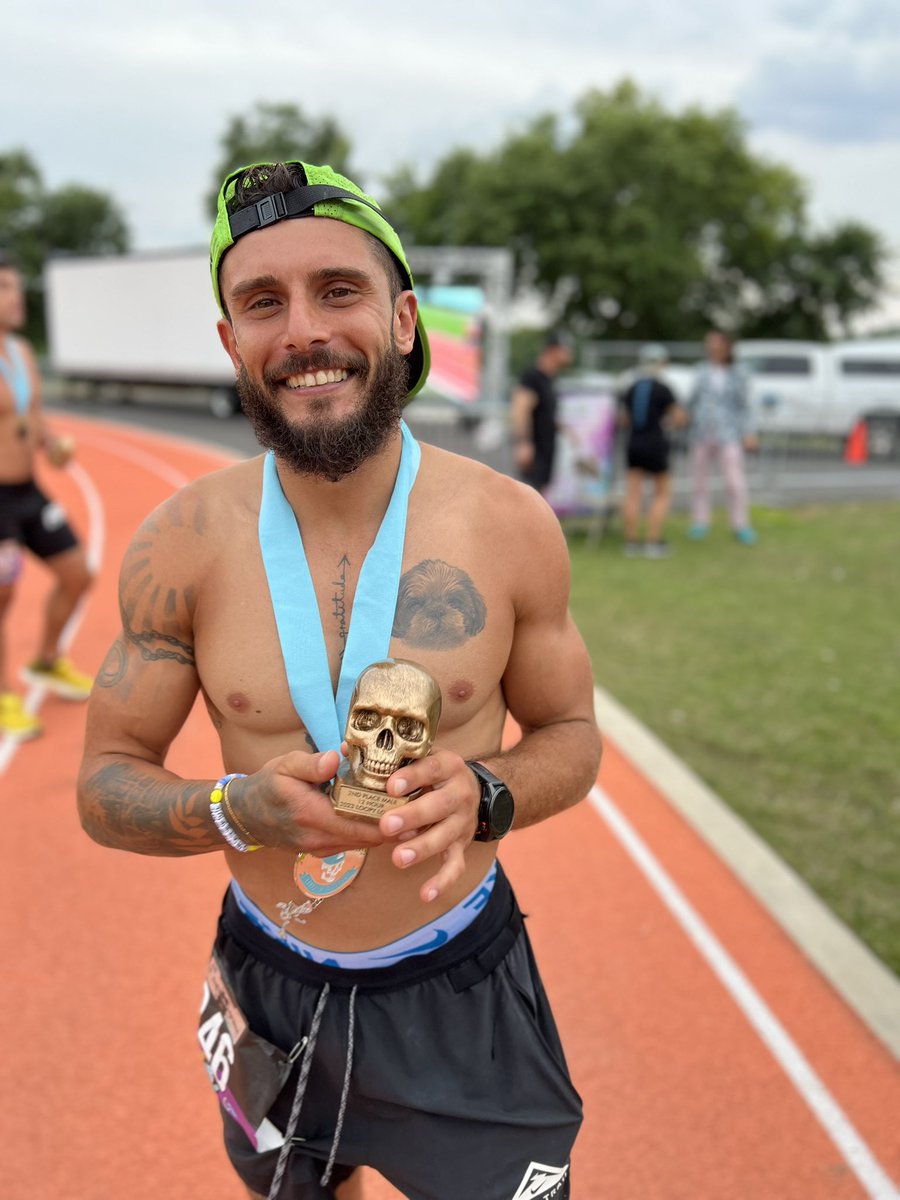 BucketHat_G's tweet photo. The Loopy Looper 12 hour Ultramarathon, 71.25 miles 2nd place overall My first 12 hour race and it was a special one. I got the best crew in the world! This race taught me that if you truly believe in yourself you can do amazing things in life #RunChat #UltraRunning #LoopyLooper https://t.co/ErJEPWrN0M