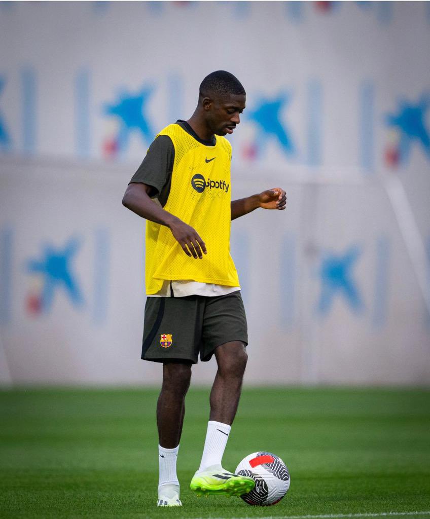 CuleZasca's tweet photo. ⁉️Dembélé entrenando con el FC Barcelona esta tarde.

📸 (fcbarcelona) https://t.co/VDIRVlAFzj