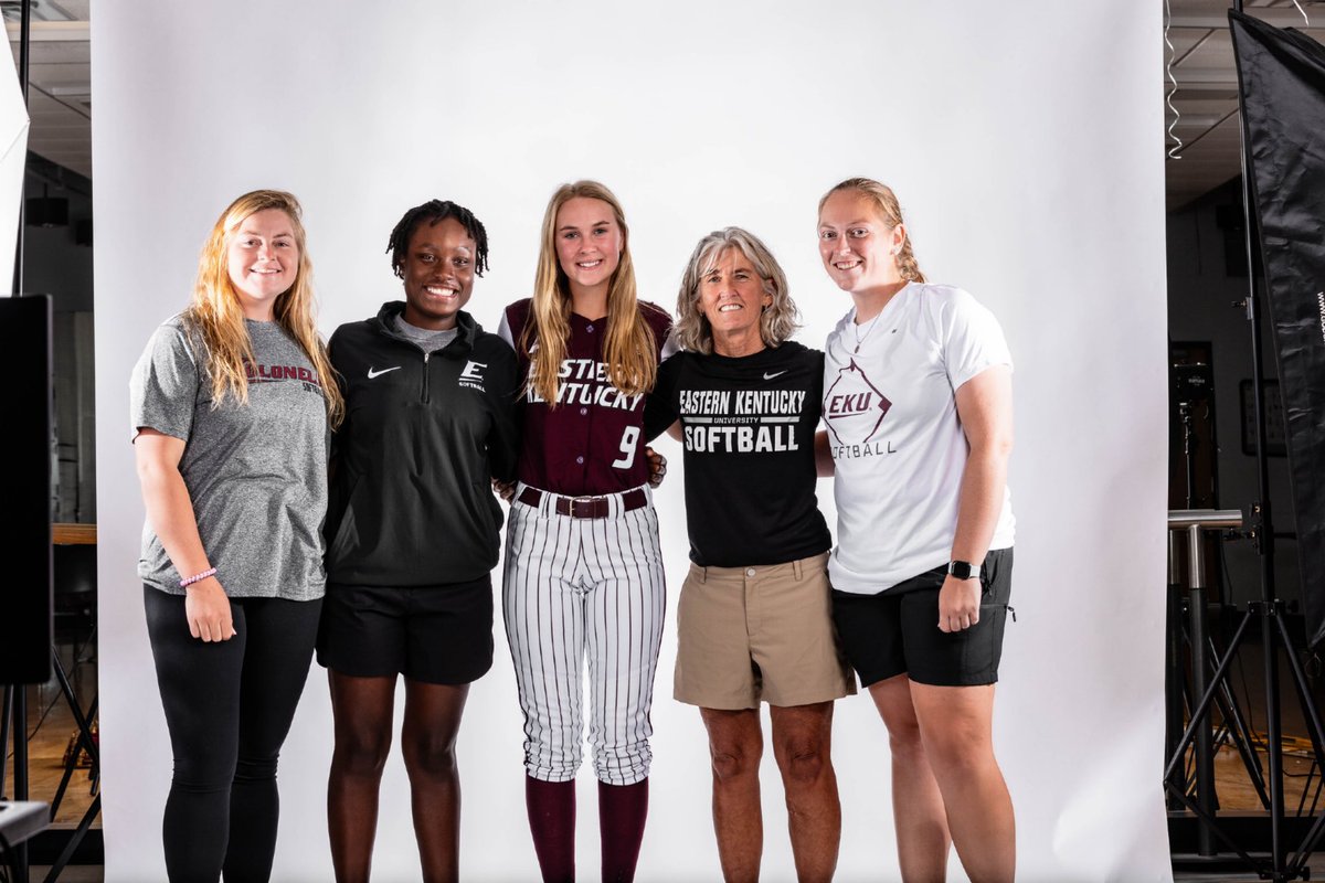 OleksikRiley's tweet photo. Go Colonels!!🖤🖤 @worthington_eku @CoachSims_EKU @zoeschafer1 @mpaulick14 @EKU_Softball https://t.co/FjdV6kghmN