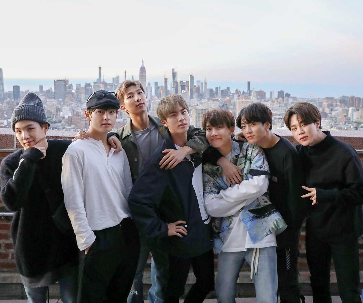 Hope942013's tweet photo. APOLOGIZE TO BTS
RESPECT BTS
WE ARE WITH BTS
#ApologizeToBTS https://t.co/eagMT3sn6D