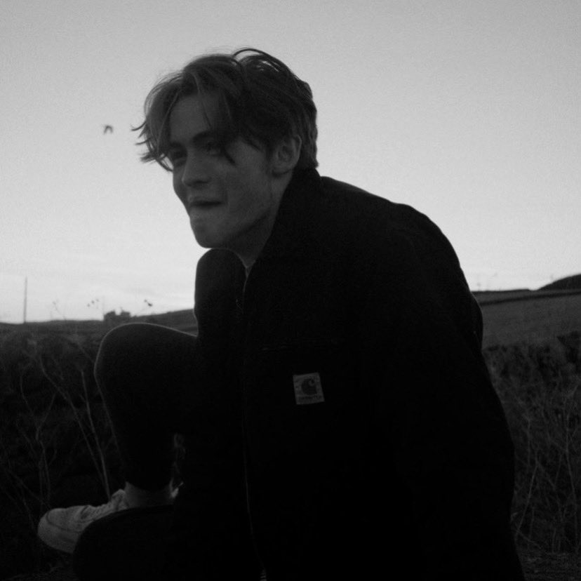 hej, dobry wieczór. 

jestem jak możecie zauważyć tutaj nowy, ale za to chętny żeby zawrzeć znajomości. 

♡ – zagoszczę w Waszym dm!
RT – dacie mi większy rozgłos, za co na pewno się odwdzięczę ;)