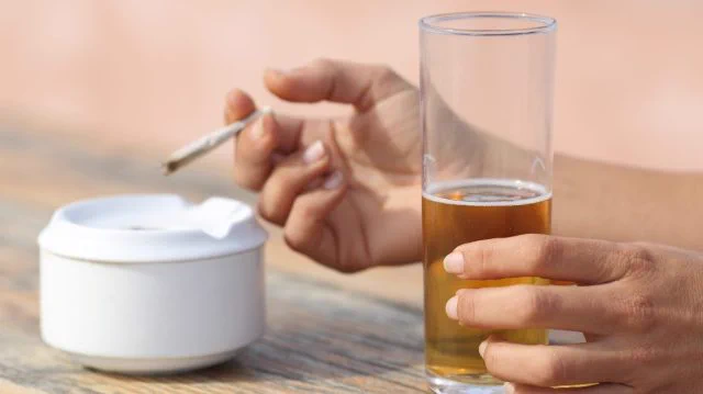THEMMEXCHANGE's tweet photo. Alcohol vs. cannabis vs. tobacco: Doctors answer which is worst for you 

https://t.co/6iIcPvaKrP #MME #cannabis #Alcohol #Tobacco https://t.co/CCpni5cKCU