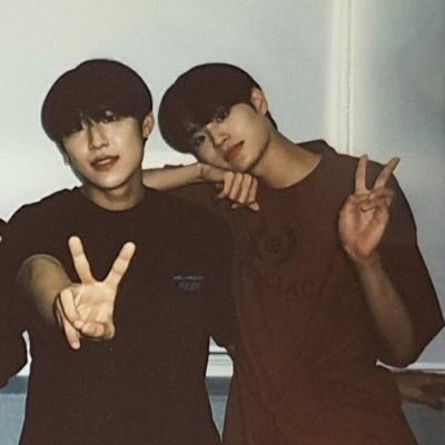 190522_dh's tweet photo. 우진 대휘야 데뷔 6주년 축하해요🎉 https://t.co/4Ght80DDL9