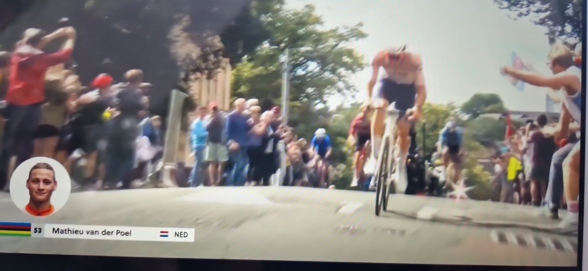 Wat een Held! Wat een Koers! Echt genoten van deze man en overige strijders! #wkwielrennen #MvdP