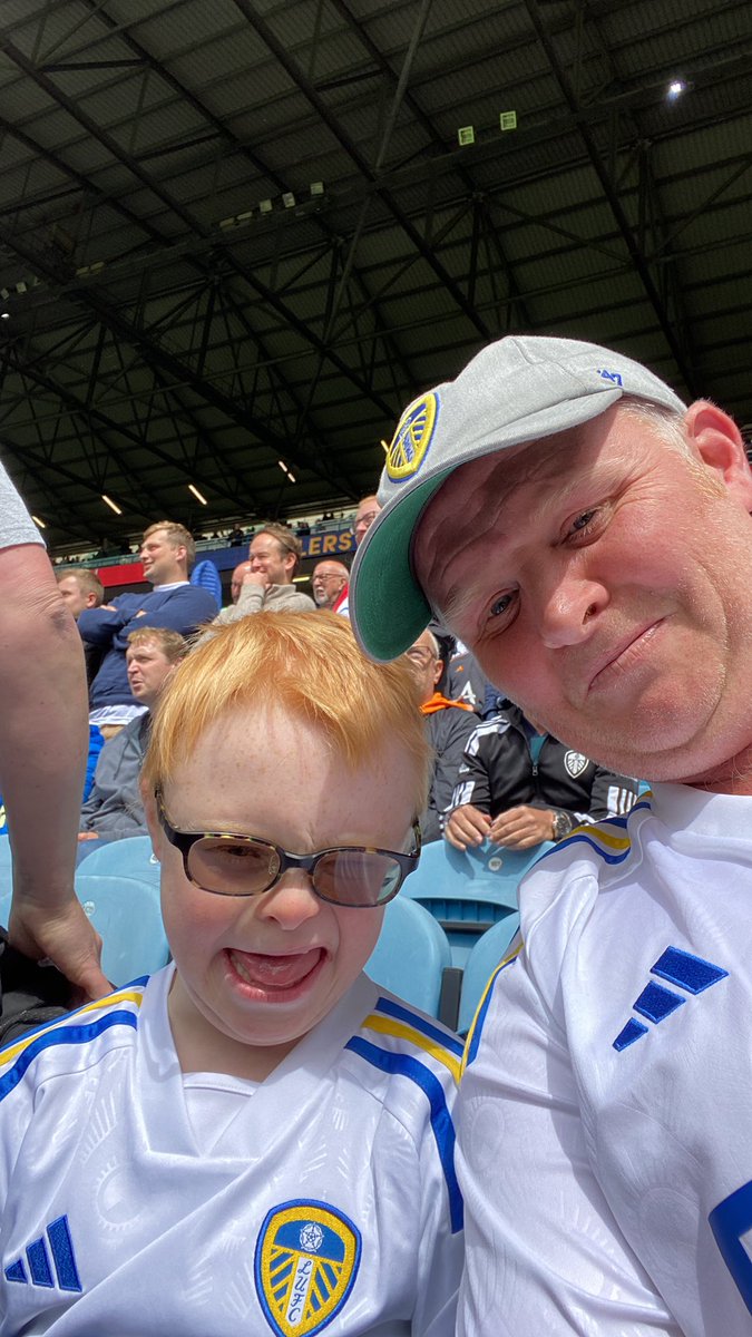 LUFC 82 BOB'S tweet media