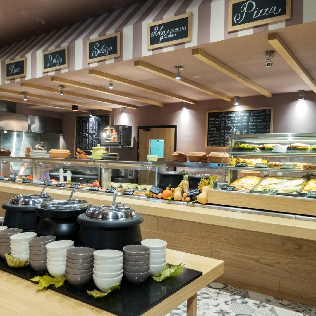 The dining hall where campers and counselors enjoy their meals together features a restaurant-style buffet with quality ingredients from local farms and producers. Campers with special dietary needs and food allergies also have options available to them: emaginationstemcamps.com/pennsylvania-s…