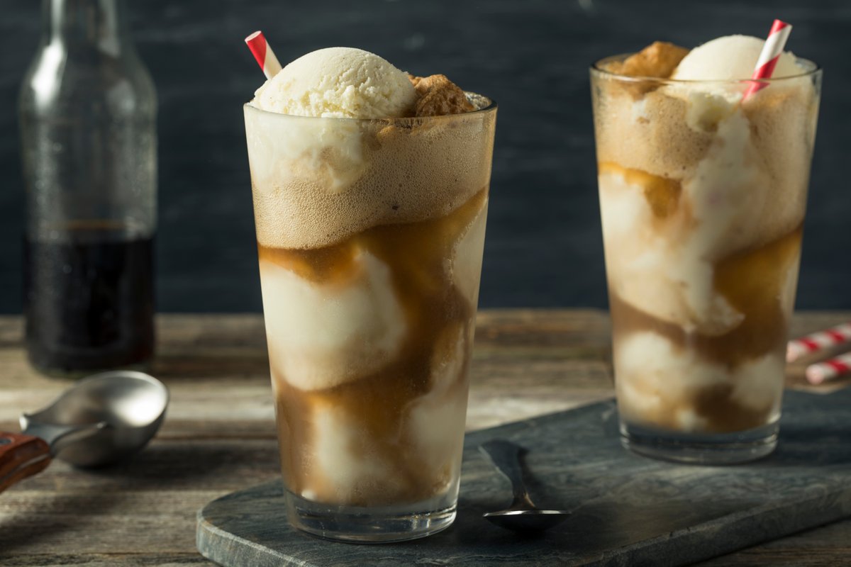 YourCommissary's tweet image. It’s Root Beer Float day! Do any of you have your own variation of this classic drink?

#commissarysavings
#rootbeer