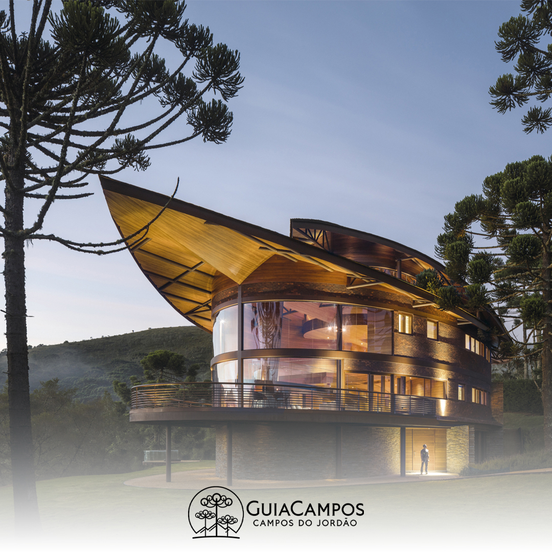 GuiacamposCom's tweet photo. Uma casa de campo monumental inspirada no Pinhão, construída aqui em Campos do Jordão.
#camposdojordao #guiacampos #curiosidades #arquitetura #pinhao
📸foto: Leonardo Finotti https://t.co/3DJzr3LCbO