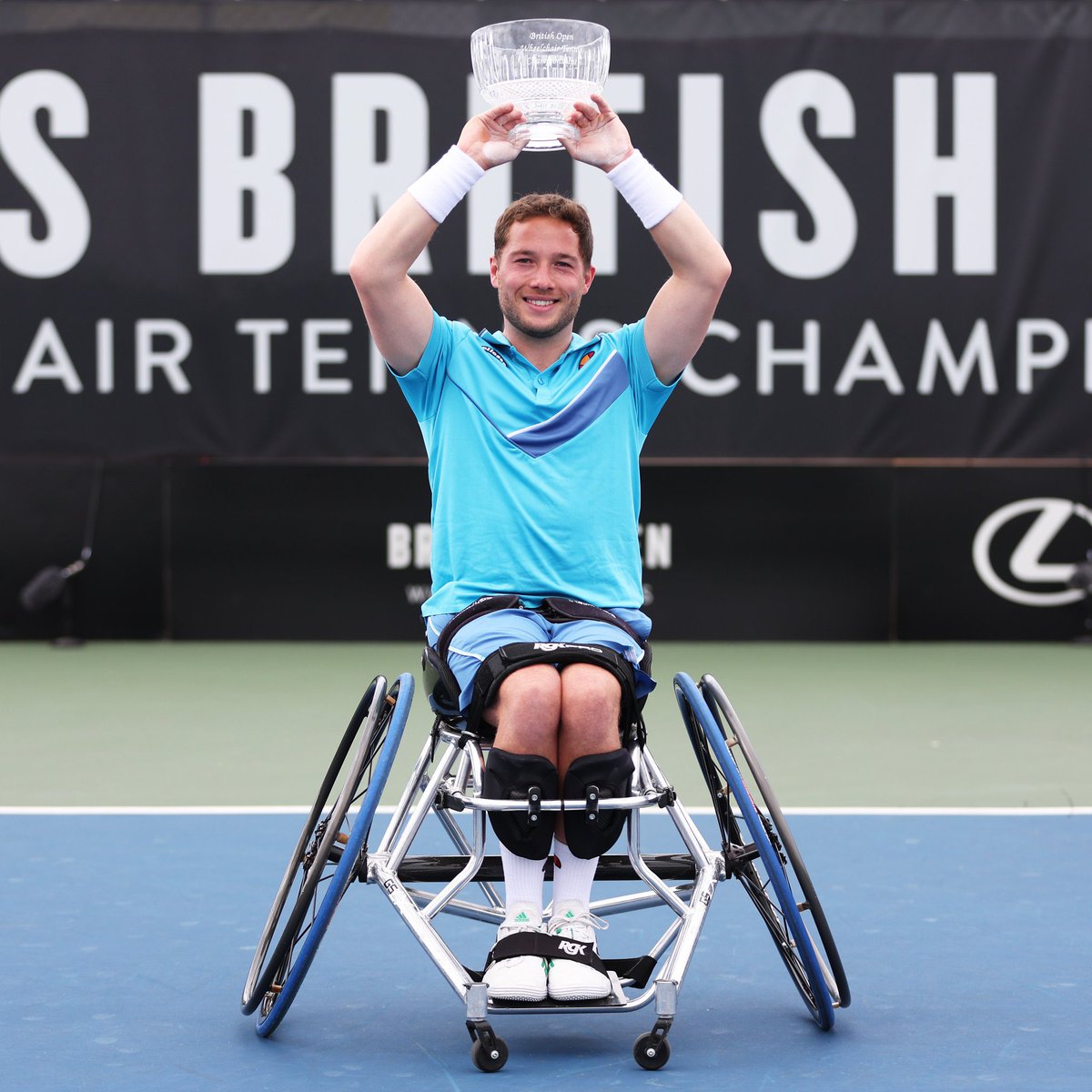 British Open singles winner 🏆 
Good to be back Nottingham. Couldn’t be happier with the week and todays performance 😁
 
Great turn out, thanks to everyone who turned up to show support. Goes a long way.

➡️🇺🇸🗽🎾