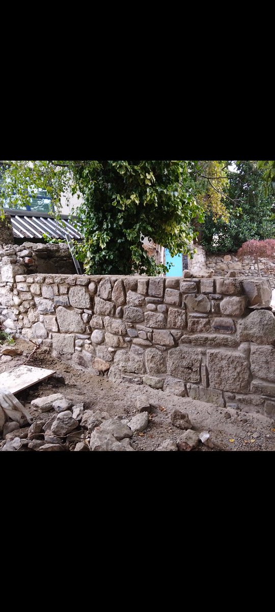 protechstone's tweet image. Granite wall gonna look shit hot with a saddle bag capping 👊