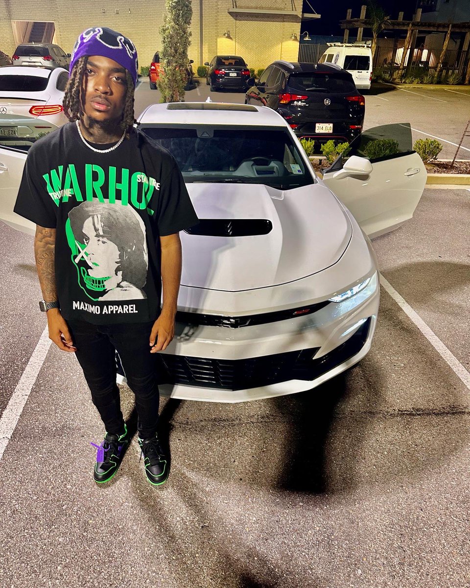 HotBoyMonn's tweet photo. I get in my feelings, wanna take off on a nigga like Offset 🃏 https://t.co/U9f2aTvhtu