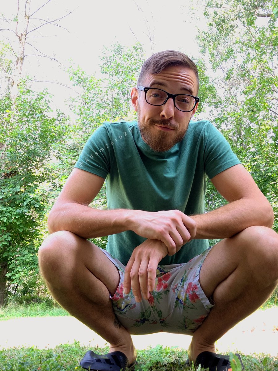 AdamZoro20's tweet photo. Decided to try out some 9 inch inseams, and I'm diggin 'em ☺️ What do you think? 😉 #Fashion #NotMyForte #ImTrying #Simple #Feet #Soles #Toes #Beard #Glasses #Sunshine #FeetPics https://t.co/b6x6qUhbnO