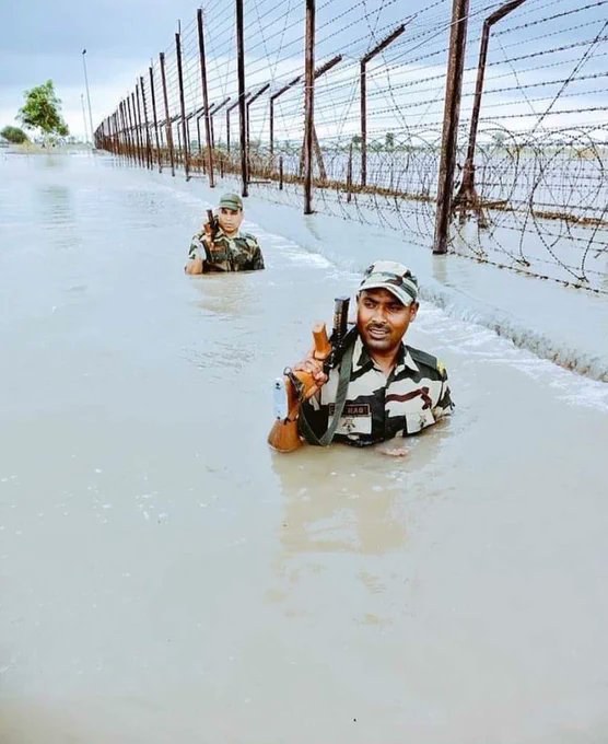mpanktiya's tweet photo. जब हौसला बना लिया है ऊंची उड़ान का, फिर देखना फिजूल है कद आसमान का। https://t.co/Ec0ydq34Is