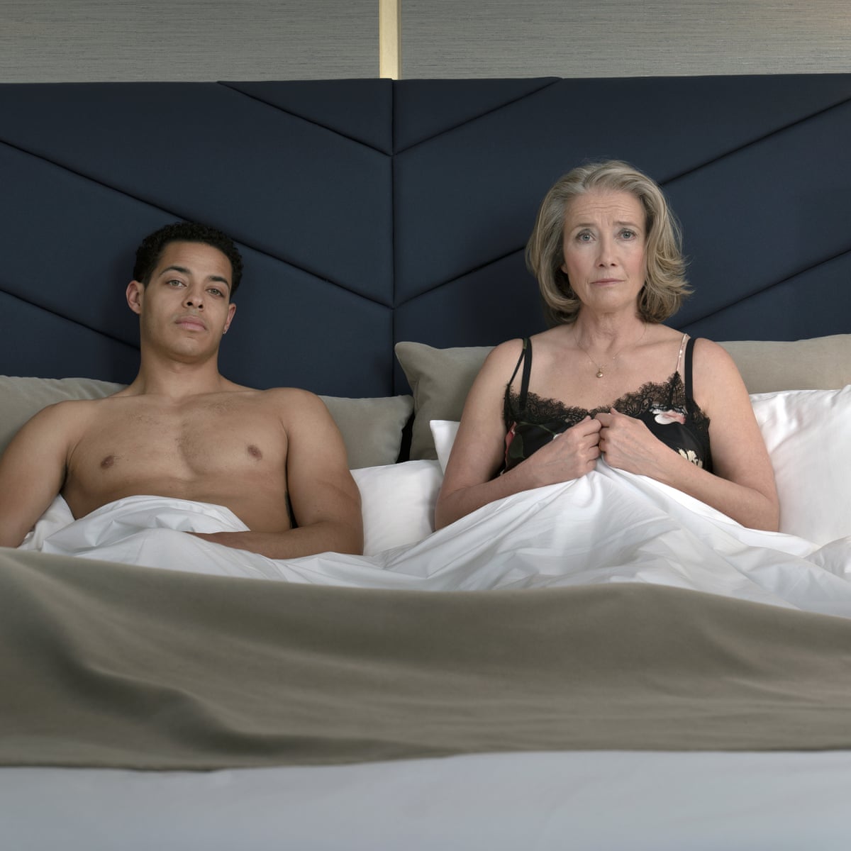 NangoCine's tweet photo. Si no sabes que ver este domingo fíjate que Netflix subió "Buena suerte, Leo Grande" una de mis pelis favoritas del año pasado.

Una viuda (Emma Thompson brilla) ex profe de escuela contrata un trabajador sexual para intentar conocer el placer que nunca sintió.

Hermosa peli. https://t.co/XYBRbKDmBS