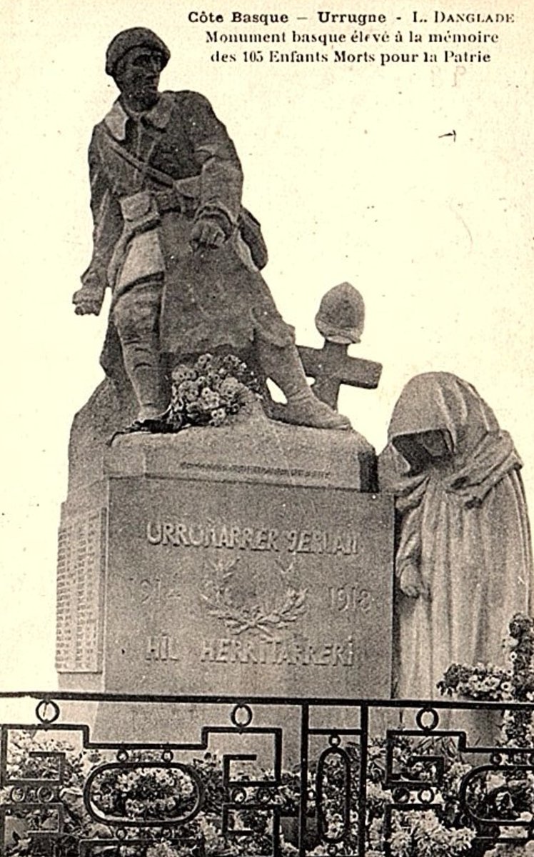 Prof_Master Géopolitique/Défense R2.0 (@masterdef_r2) on Twitter photo Parmi les📸de monuments aux morts reçues ces derniers temps des amis en vacances, celui d'#Urrugne, au #PaysBasque, particulièrement intéressant de mon point de vue.
Merci <a href="/ymevanno/">Yves-Marie Evanno</a> 😉! Parmi les📸de monuments aux morts reçues ces derniers temps des amis en vacances, celui d'#Urrugne, au #PaysBasque, particulièrement intéressant de mon point de vue.
Merci <a href="/ymevanno/">Yves-Marie Evanno</a> 😉!