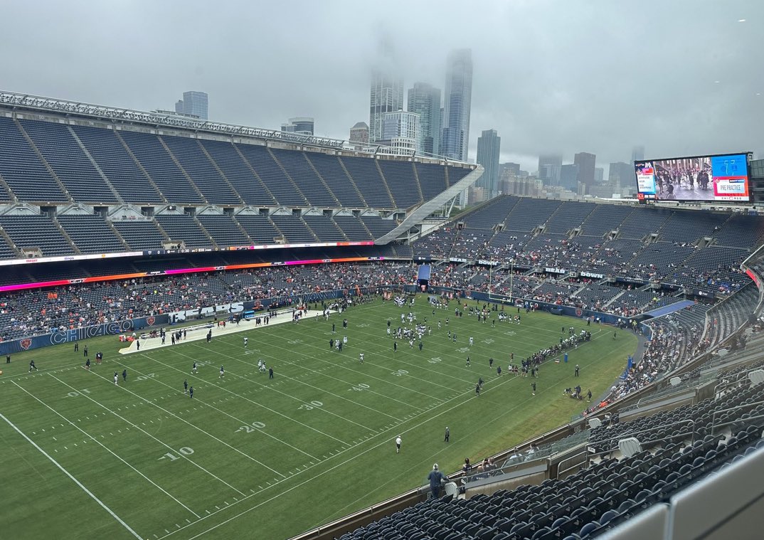 HoggNFL's tweet photo. Bears family fest vs Packers family night https://t.co/hBnYOTx0uN