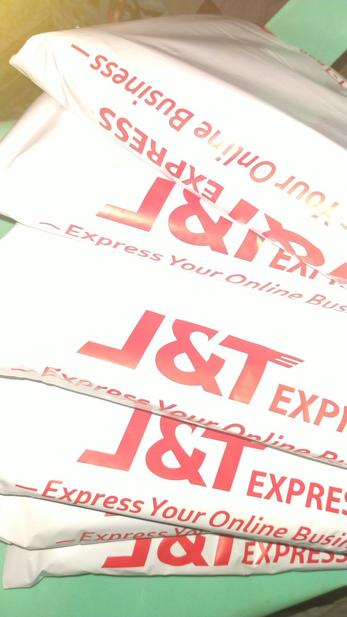 trsrmkr_bns's tweet photo. Ready na drop off tomorrow, after ko mag bayad ng tuition~ https://t.co/RfIYOuZE5Z