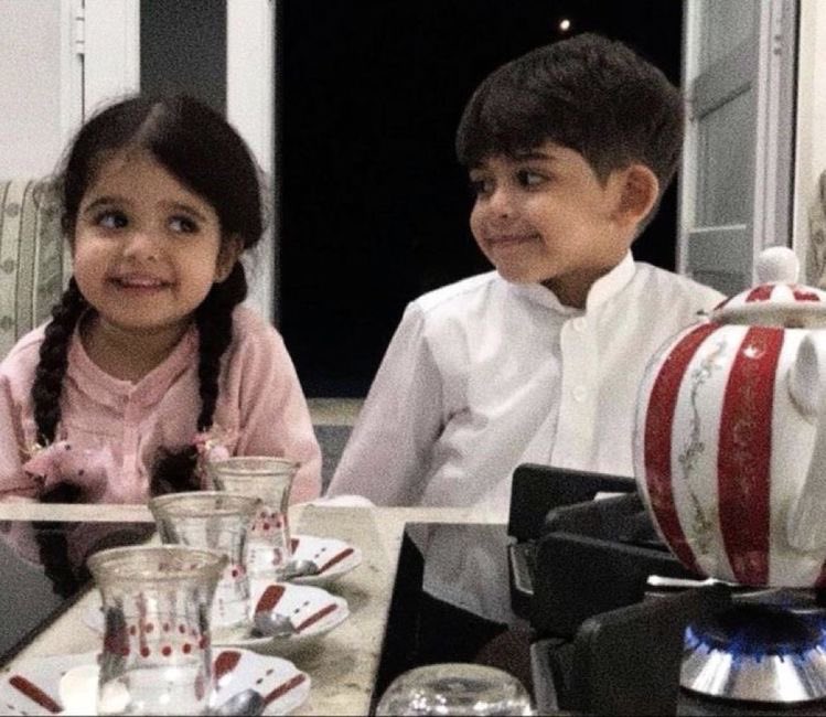 "وَغَيرُكَ إِن وَافَىٰ فَمَـا أَنَا نَاظِرٌ
إِلَيهِ وَإِن نَادَىٰ فَمَا أَنَا سَـامِعُ." ♥️