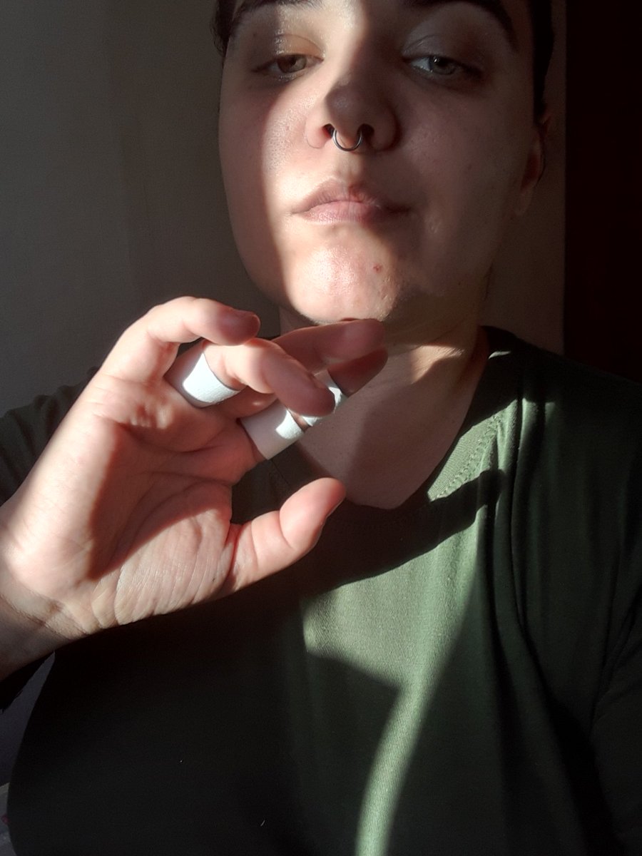 Признана пинтерестом. Немного заебана, но, но...ремиссия, ура,блять, ура.