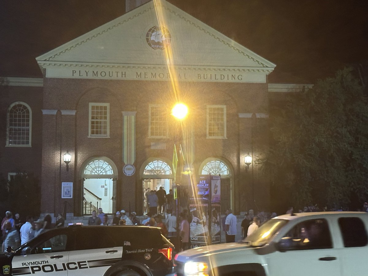 jonbaker1985's tweet image. Last night was one of the greatest nights of my life. I’m going to attempt to attend more live shows and become a more involved #minifan. @kirkmin thank you for a great live show. @davecullinane you suck.