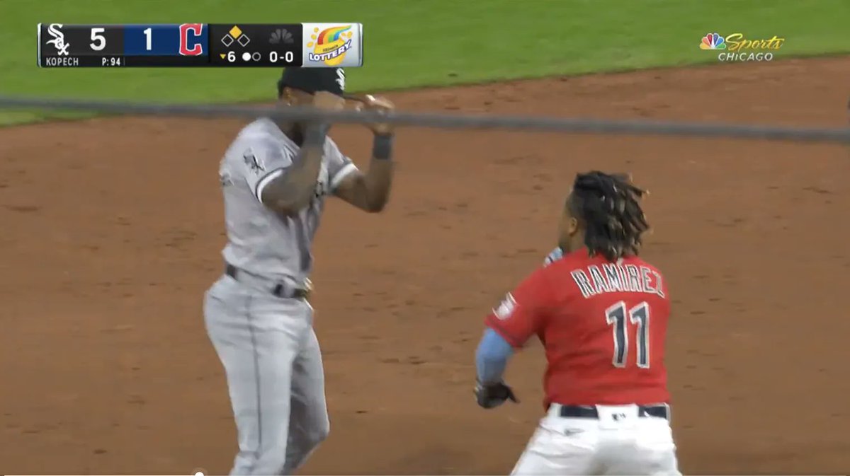 Alex_Purdy's tweet photo. @a_jenniges03 @Twins More serious than this fight hahaha https://t.co/zjqsRy1vLR
