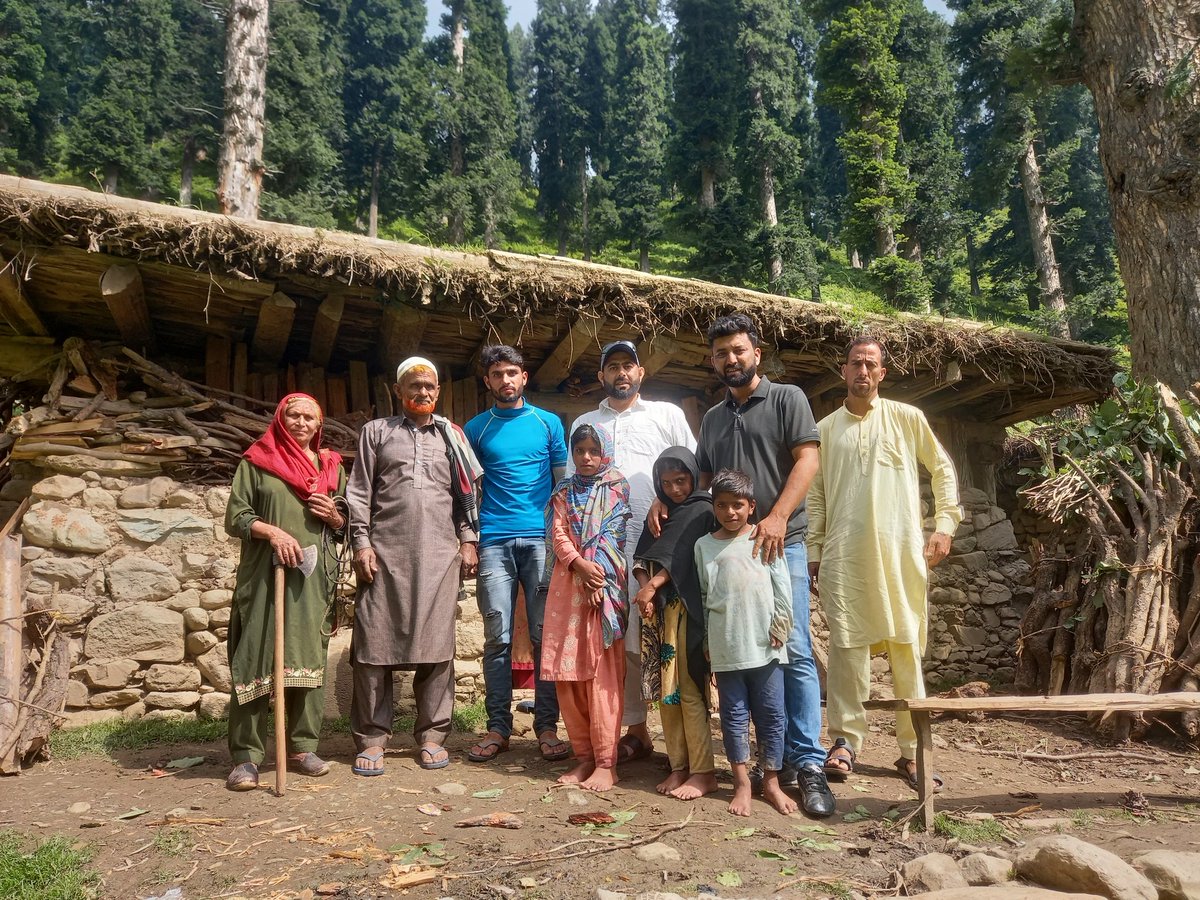 Shykh_Ajaz's tweet photo. The much awaited Quest for the recognition may end soon Hopefully Govt wl pay attention to preserve their culture ,traditions,folklore, customs & Ethnicity by granting #STStatusForPaharis
#PaharisDeserveSTStatus @AmitShah @MundaArjun @RavinderRaina https://t.co/VFbKU1muy2