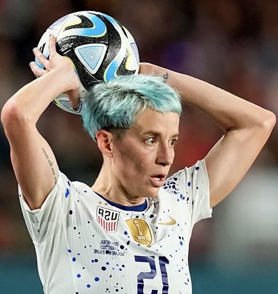Should Megan Rapinoe receive a massive pay cut after her embarrassing performance against Sweden?