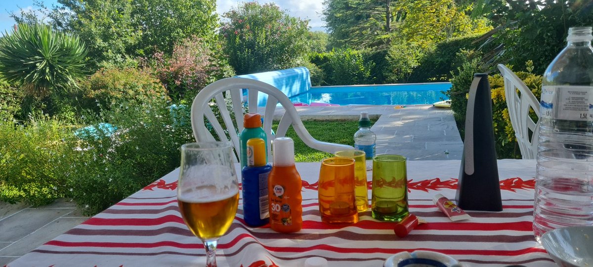 rpdjansen's tweet photo. @HermanvdZandt Biarritz 🍾🎉🍻🔥💥 https://t.co/SOj8eiNa0y
