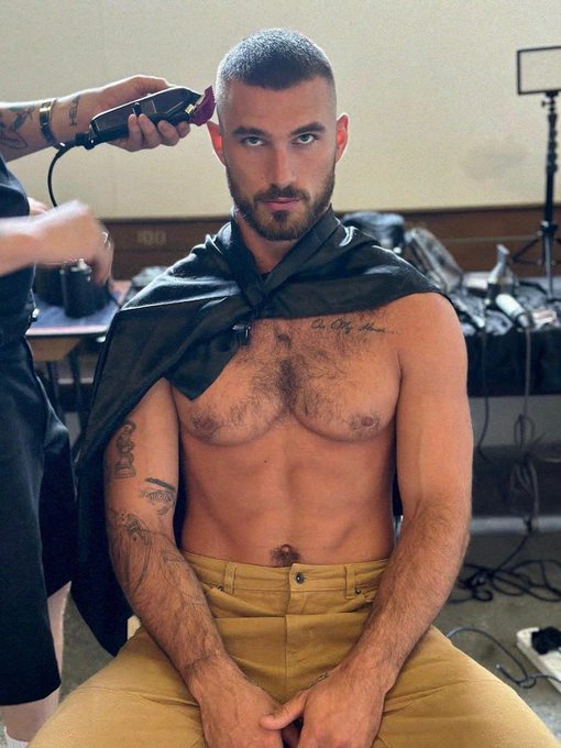 ✂️ 🇬🇧 💪 https://t.co/Hlrs3hHwDb