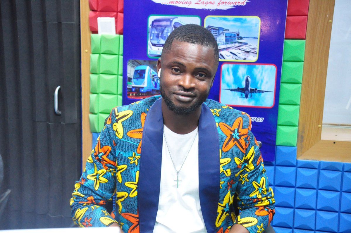 lagostraffic961's tweet photo. Gospel Singer @iam_pmadox was live on RETURNTRIPXTRA to talk about his journey so far in the music industry and the demands of being a musician in Nigeria.
Watch full video on our Facebook Page and share your thoughts below..
#TrafficRadioUpdate https://t.co/5CypTdYPoL