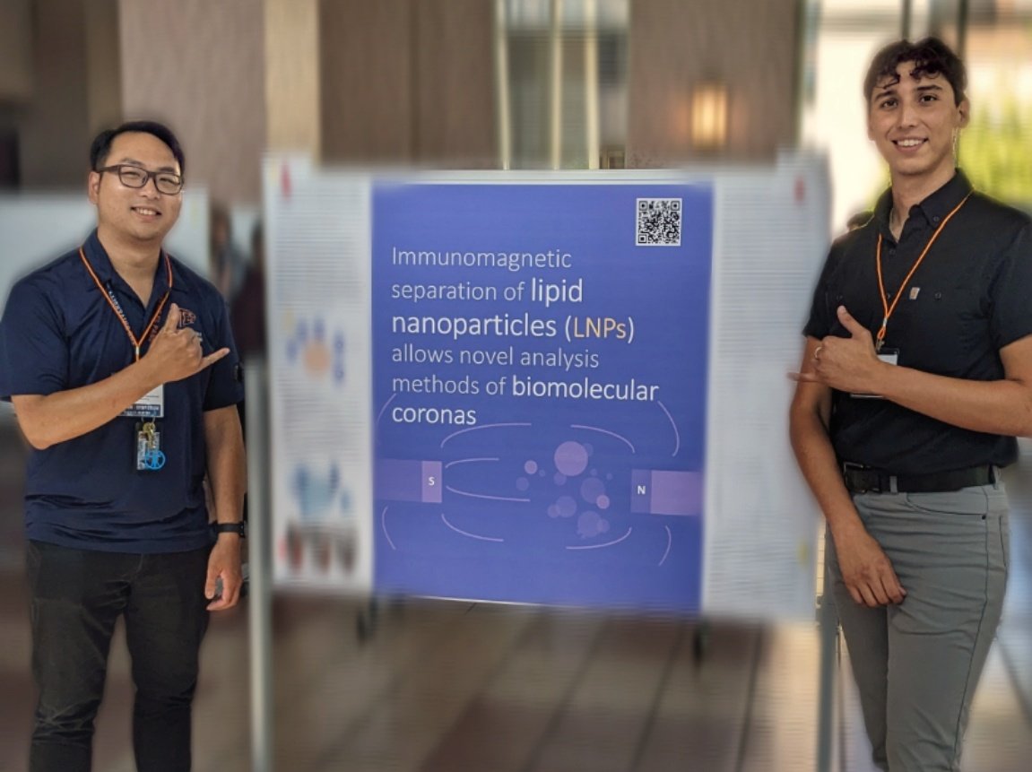 ThePoonLab's tweet photo. Busy weekend for the lab: our UG student Damian presented his poster at the #COURI summer research symposium 📊🤓📈; &amp; @ThePoonLab went for dinner to welcome the arrival of our new @UTEPBME PhD student @Deepalibisht09 🇮🇳🛬🇺🇲 https://t.co/B7v0HZFpJP