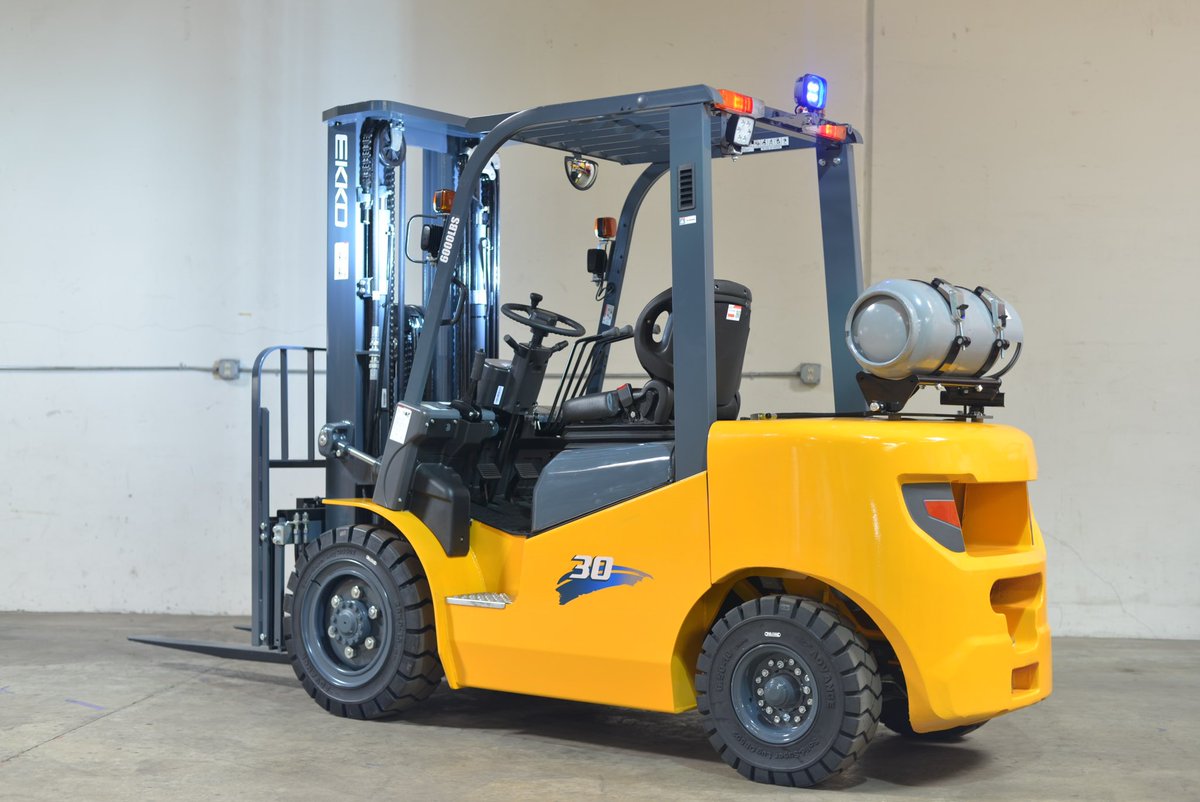 EKKOlifts's tweet photo. The #EK30LP/ #EK35LP LPG trucks are in stock now! 6,000-7,000 lbs cap, 189’’ lift, Kubota engine, side shift, free lift, tilt, 4-way valves. Available in solid pneumatic tire and pattern cushion tire!

(877)232-6517 
Info@ekkolifts.com
https://t.co/WHEJyJAut1
#forklift #lifttruck https://t.co/wXcvG2PVQJ