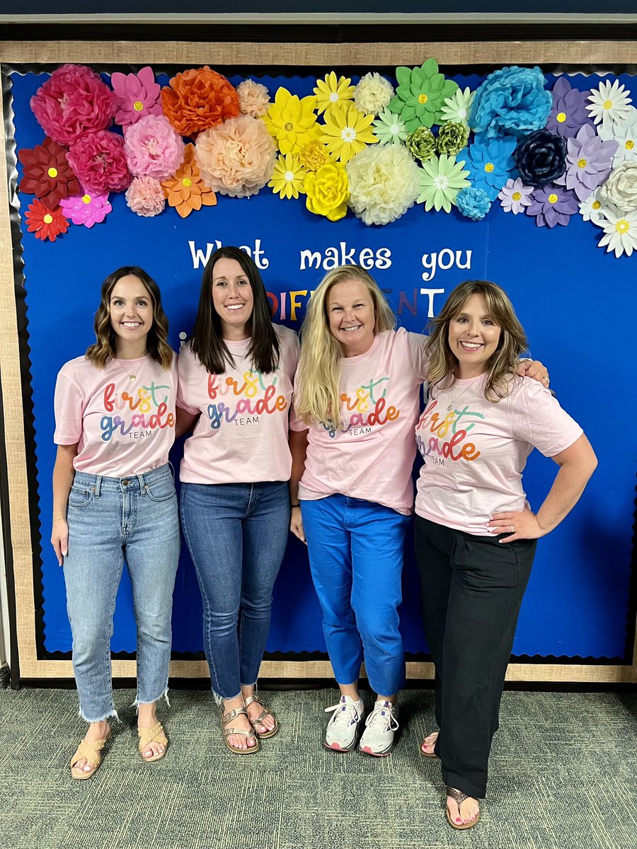 Back to school picture - teacher edition! Can’t wait for Year 5 with this awesome team!🥰 <a href="/WoodbrookCCS/">Woodbrook Elementary</a>