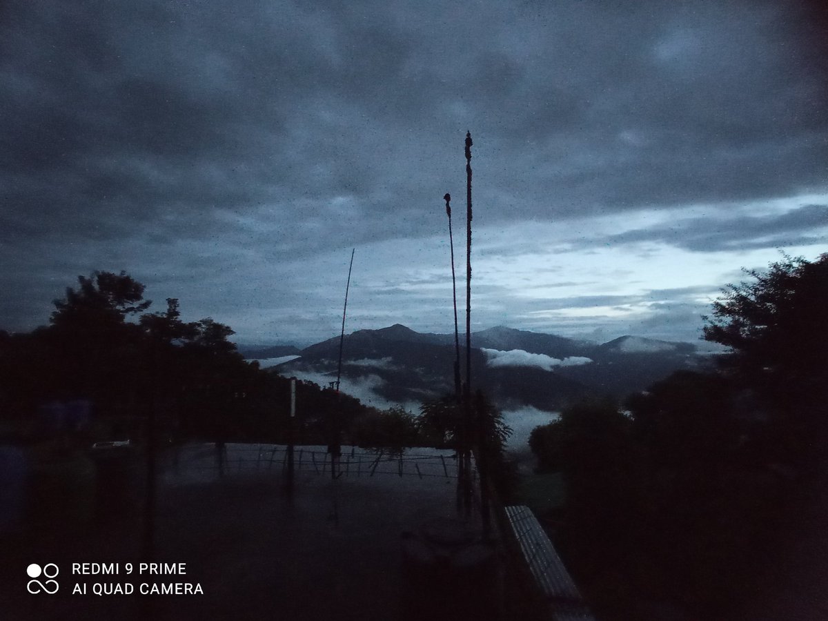 its_choden's tweet photo. 4 am💦view
#clouds https://t.co/9Rqc5YGA4i