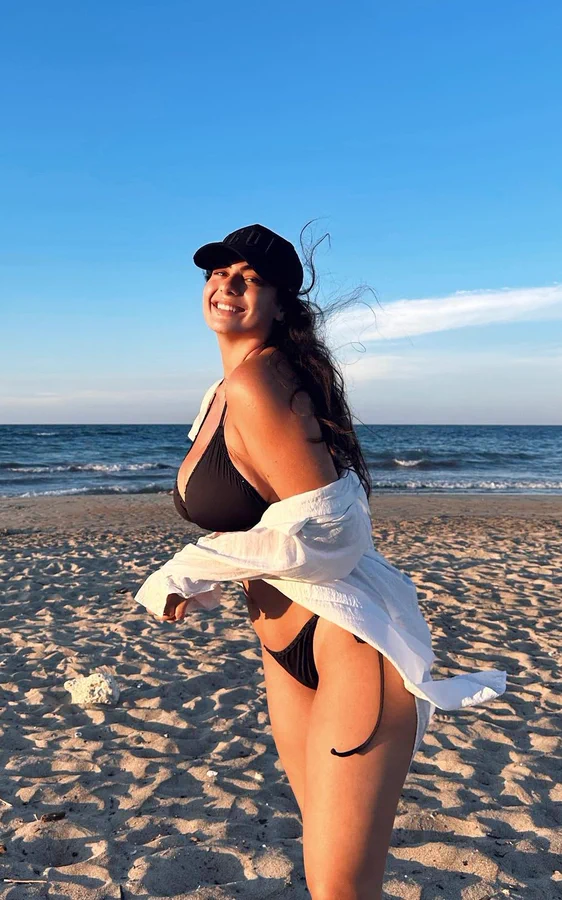 F23L-9CWIAA_ZLp?format=webp&name=900x900