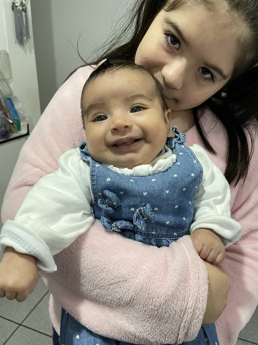 vmaup's tweet photo. #alerta un saludo a mis hermosas nietas Isidora y Pascal, en su día y cada día de su vida, las amo https://t.co/9tDGF4WclE