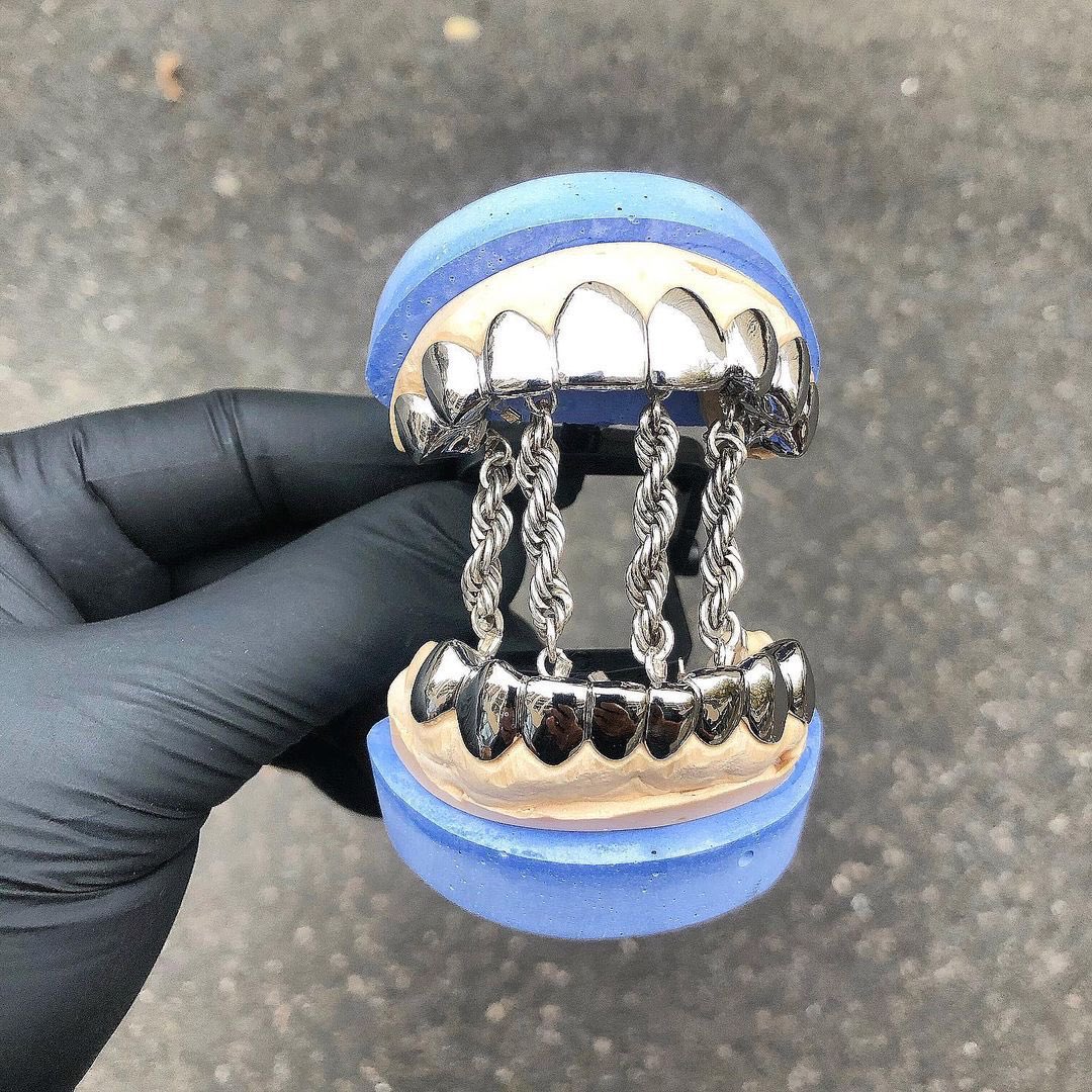 _RapMinute's tweet photo. Le grillz mythique https://t.co/JWSxwy3lRf
